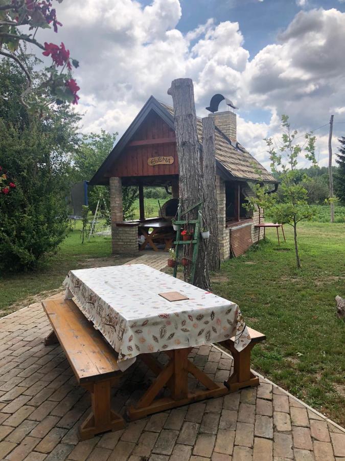 Salas Gnijezdo Bačka Palanka Dış mekan fotoğraf